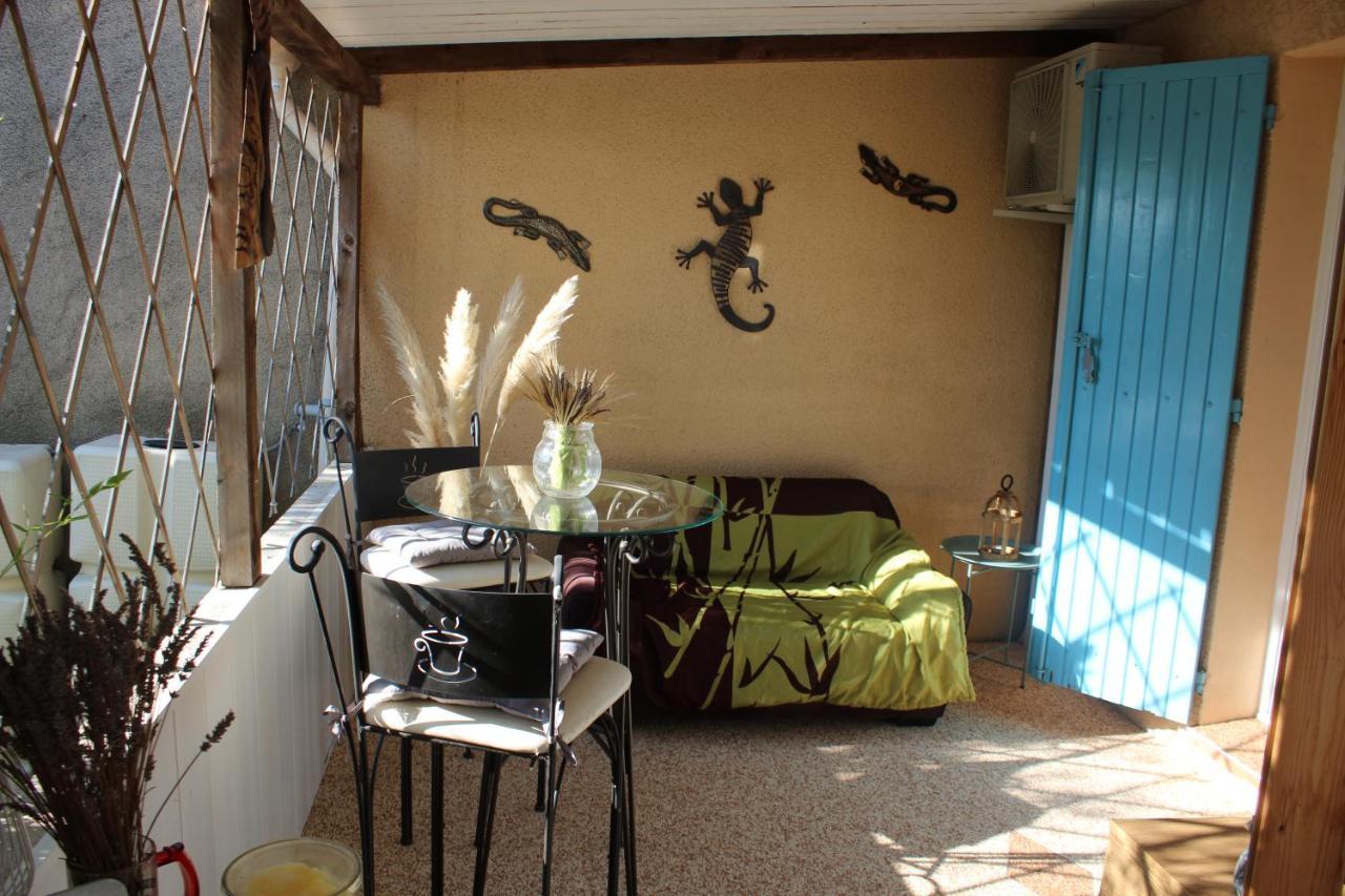 Philippe & Marie, A Louer Petite Chambre Chez L'Habitant Avec Terrasse Dans Villa, Au Pied Du Luberon คุคุรง ภายนอก รูปภาพ