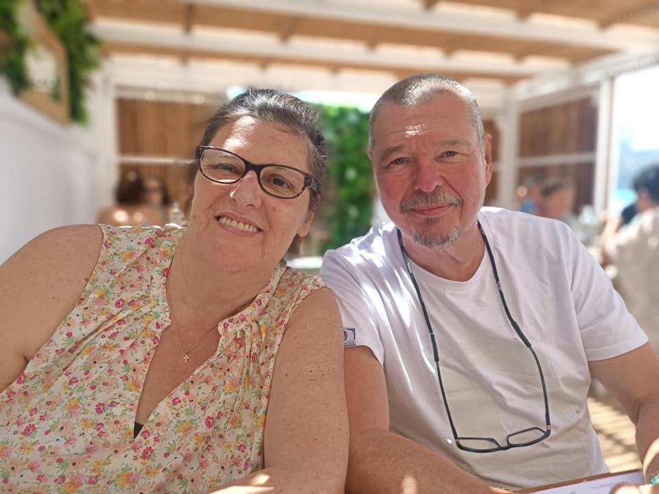 Philippe & Marie, A Louer Petite Chambre Chez L'Habitant Avec Terrasse Dans Villa, Au Pied Du Luberon คุคุรง ภายนอก รูปภาพ
